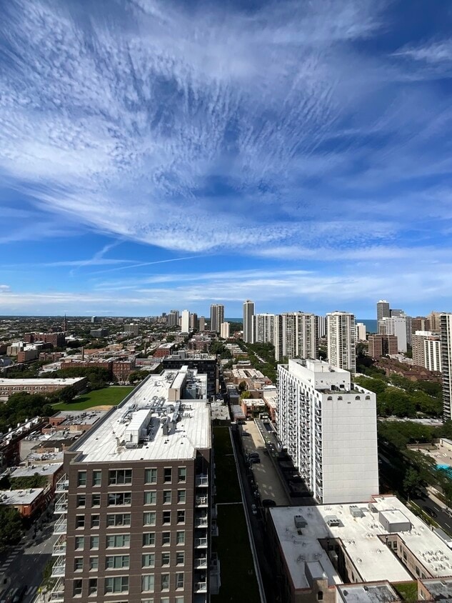 Foto del edificio - 1212 N La Salle Dr