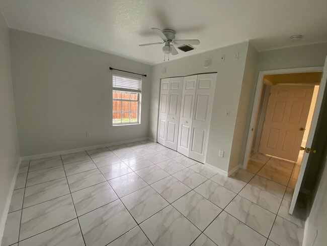 Foto del edificio - 14041 Wellington Trace