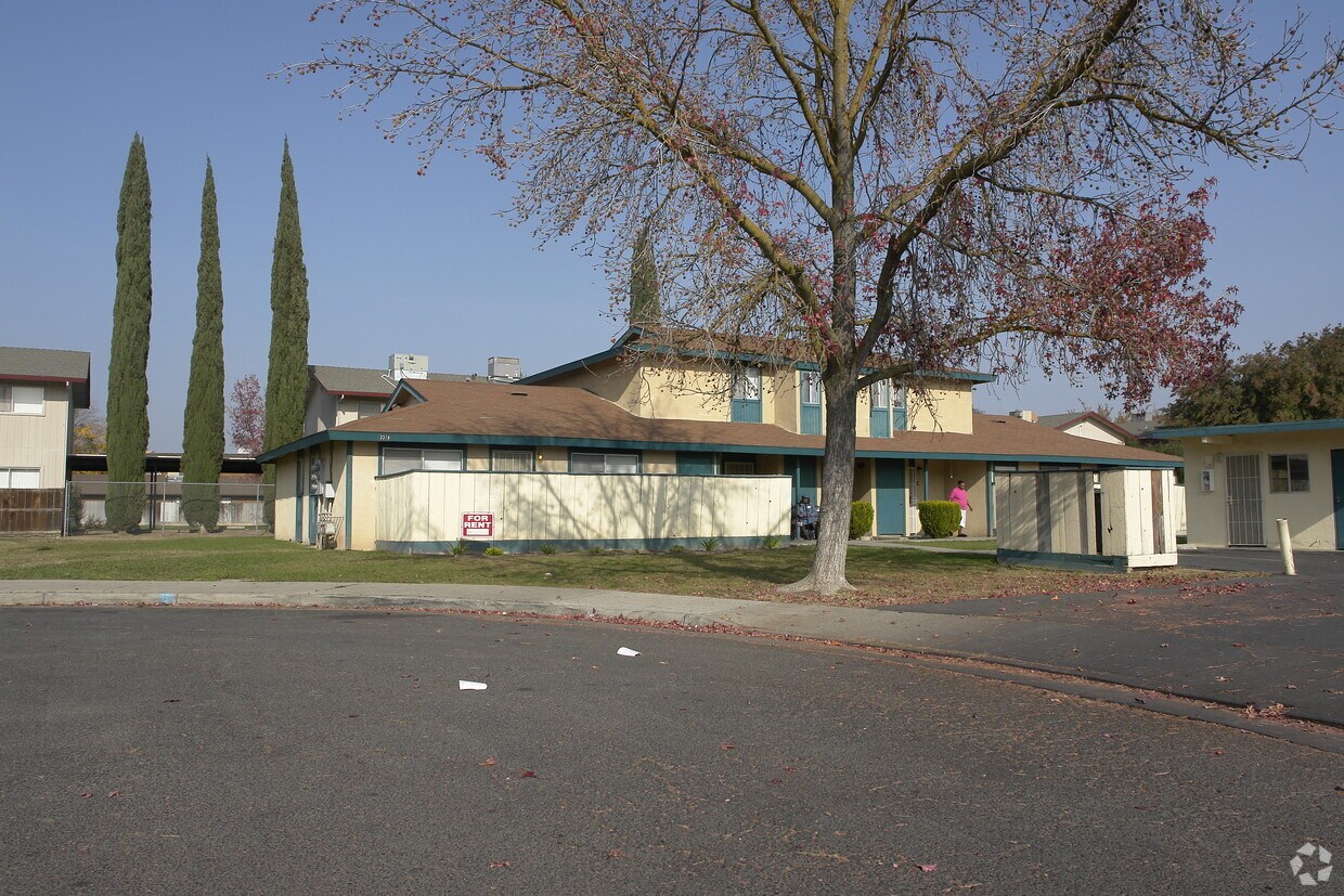 Primary Photo - 3328 R St