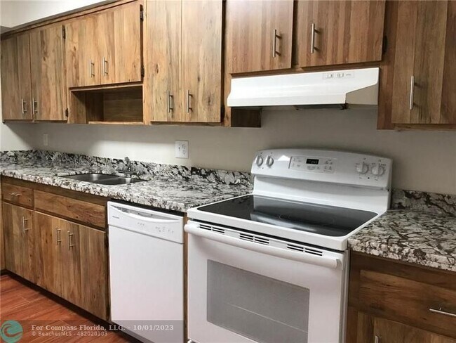 Foto del edificio - 3612 NE 21st Ave