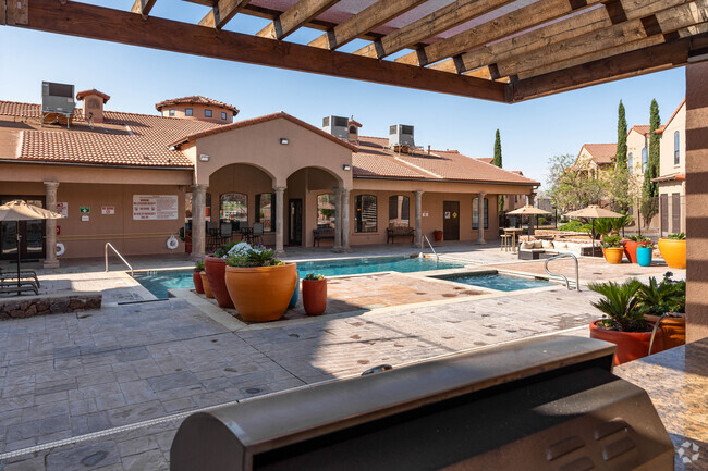 Piscina - The Tuscany at Mesa Hills