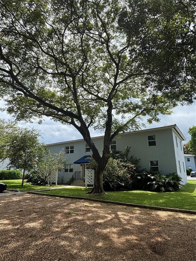 Building Photo - 7740 SW 54th Ct