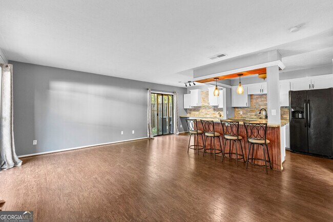 Foto del edificio - 143 Twiggs Corners