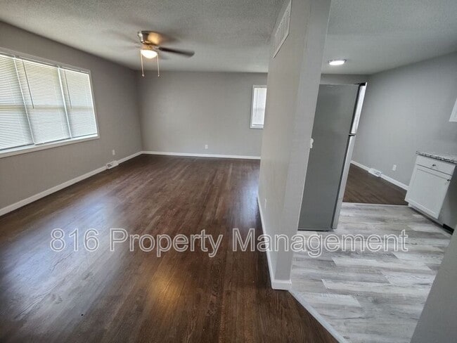Building Photo - 7941 NE San Rafael Dr