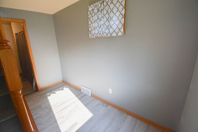 Building Photo - 1 Bed, 1 Bath Home for Rent – Near Mayo Cl...