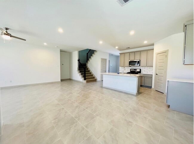 Foto del edificio - 3322 Silverton Dr