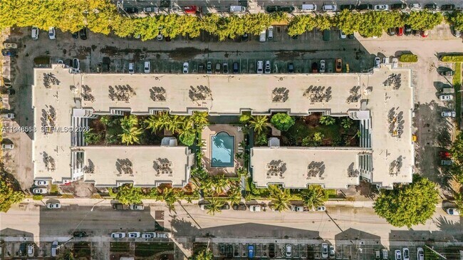 Foto del edificio - 1801 S Treasure Dr