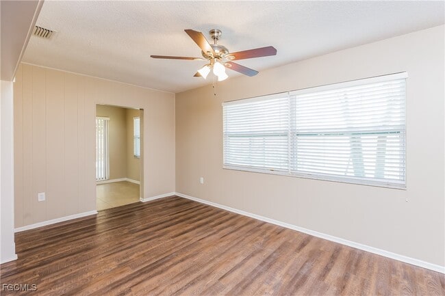 Building Photo - 251 Redwood Rd