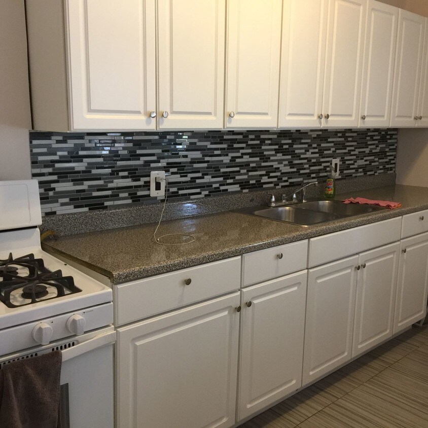 Foto principal - 1588 E 34th St