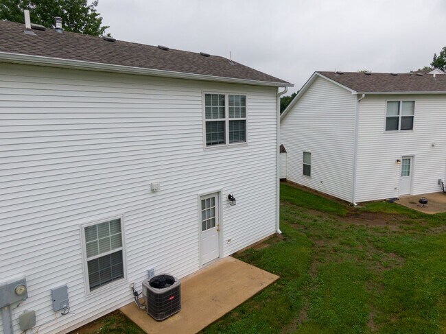 Building Photo - 3507-3509 Delmar Ct.