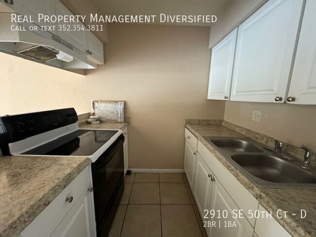 Building Photo - 2910 SE 50th Ct