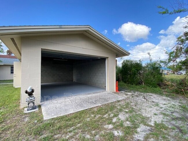 Building Photo - 245 Cape Coral Pkwy E