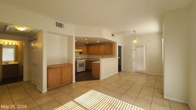 Building Photo - Condo in Southwest Las Vegas