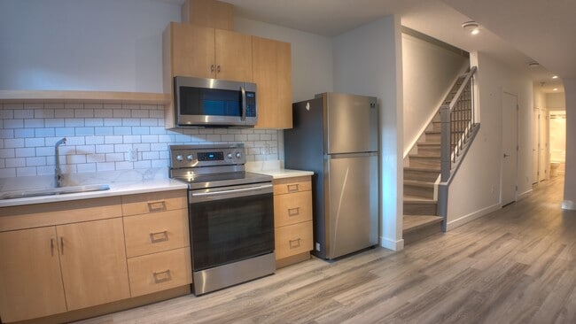 Building Photo - 9818-9874 74 Ave NW