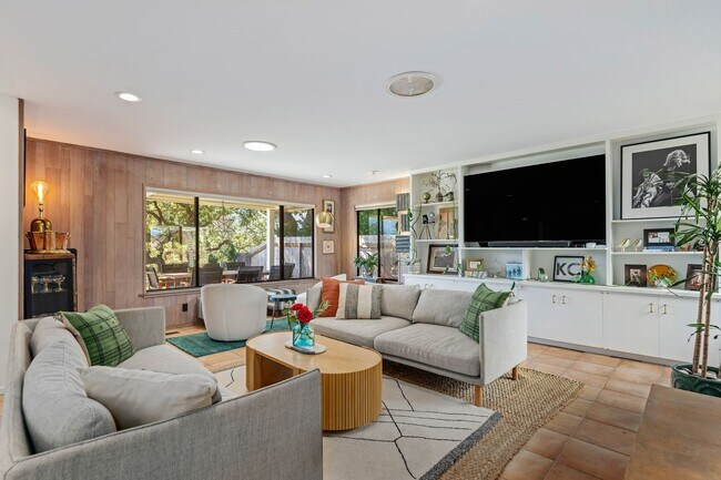 Foto del edificio - Refined Solvang Home with Stunning Valley Views and Private Outdoor Retreat