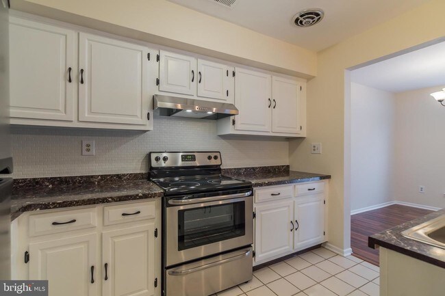 Foto del edificio - 53 Meadow Ln