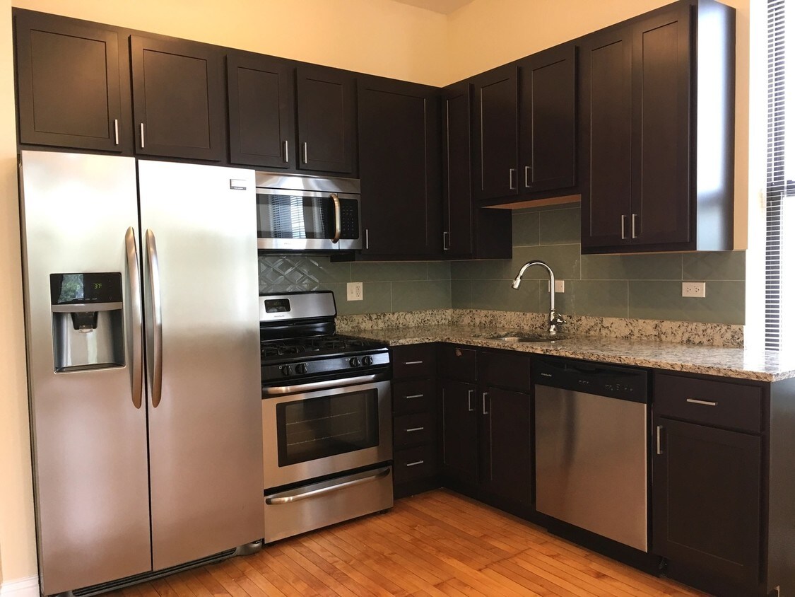 Foto principal - 4053 N Leavitt St