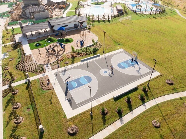 Building Photo - 2135 Salinas Dr
