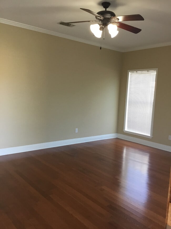 Photo - 15 Oxford Dr House