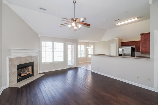 Building Photo - 6254 Ravenwood Park Dr N