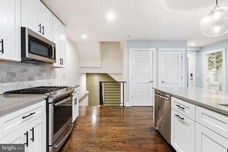 Building Photo - 1649 E Eyre St