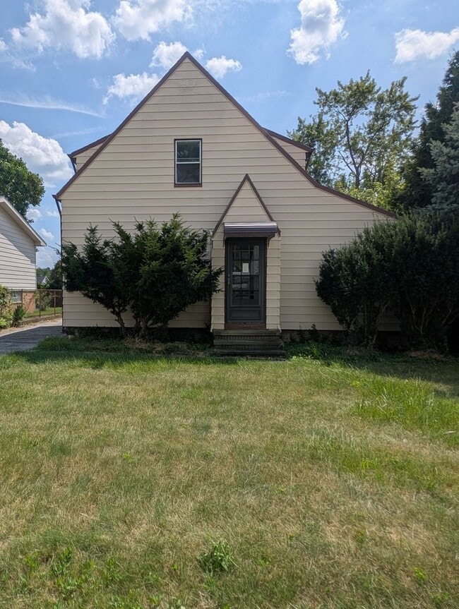 Building Photo - 15414 Corkhill Rd