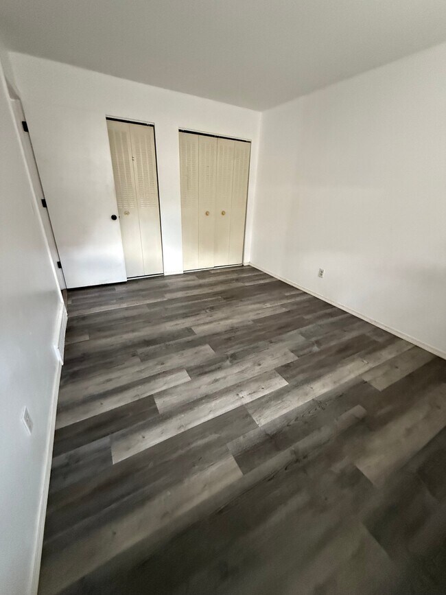 Foto del edificio - 211 S Brentwood St