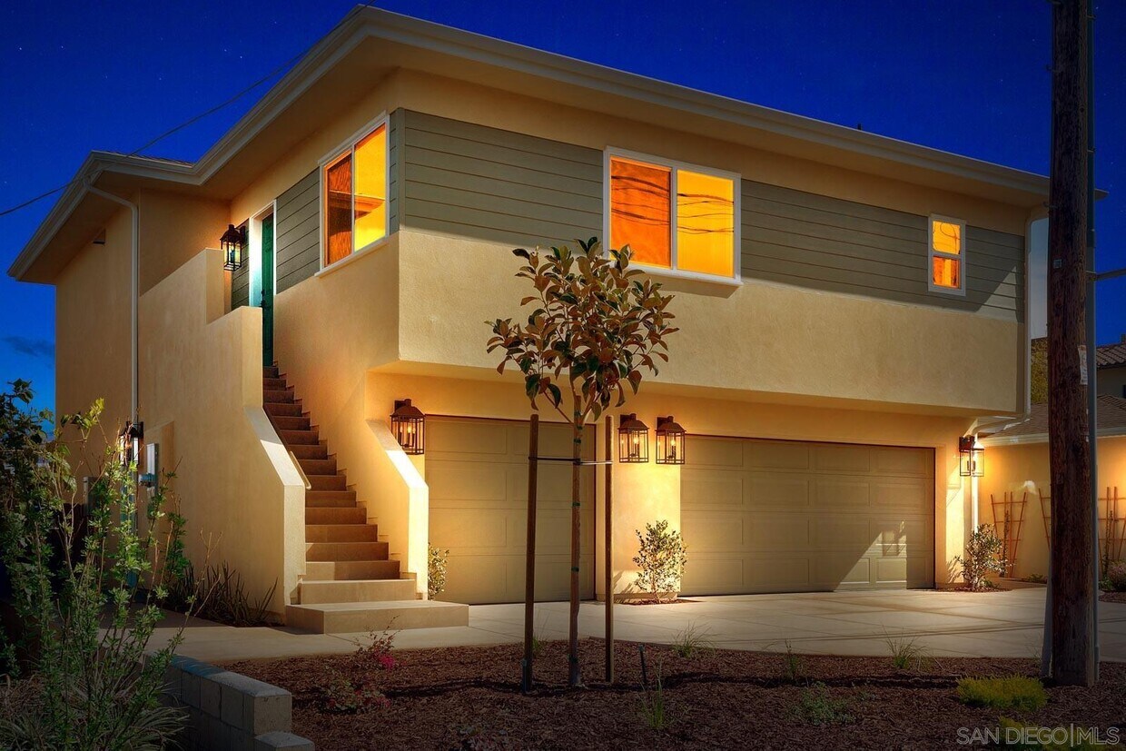 865 Albion St Unit Upstairs, San Diego, CA 92106 Room for Rent in San Diego, CA