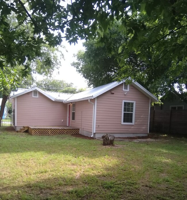 Building Photo - Recently Renovated 3/2 Rental Home in Harv...