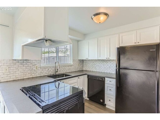 Building Photo - 3adlj01