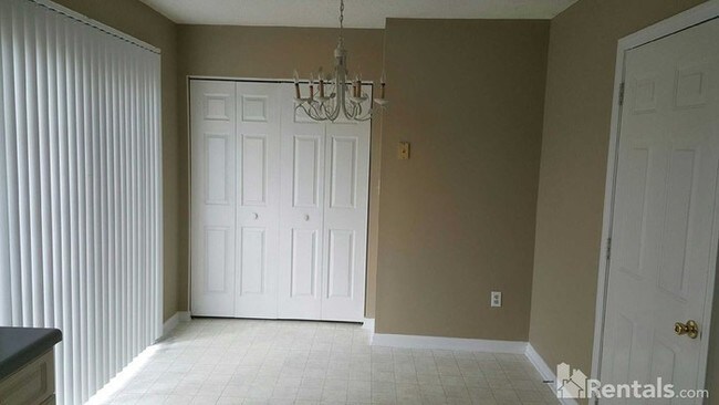 Foto del edificio - 14 Sandy Point Ct