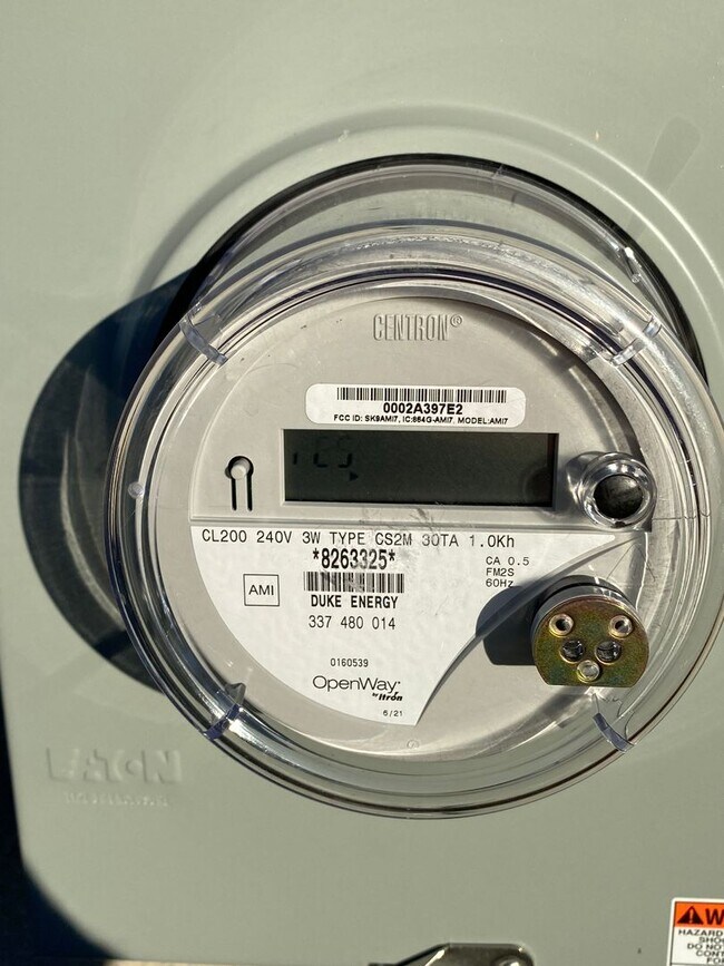 Foto del edificio - !!! Coming in MID APRIL!!! Custom Home - Desirable SE  Neighborhood 3/2/2 **Won't Last**