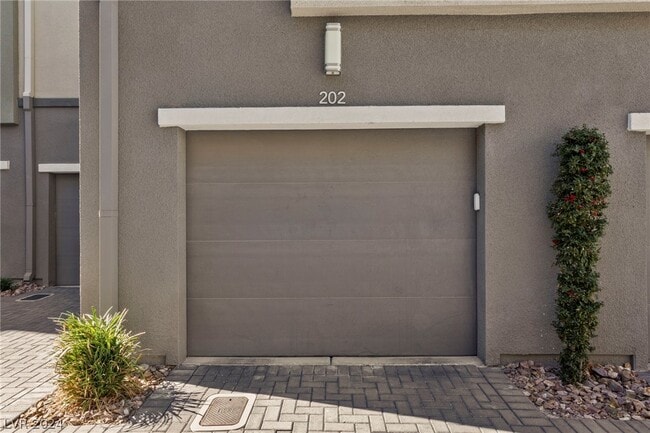 Building Photo - 11257 Rainbow Peak Ave