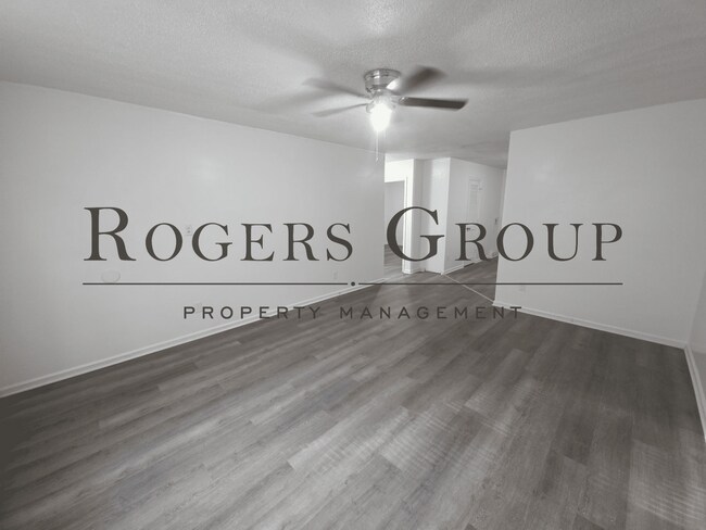 Building Photo - #450 - 108-110 Holly Ct Duplex