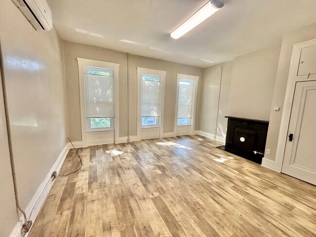 Building Photo - 524 N 26th St