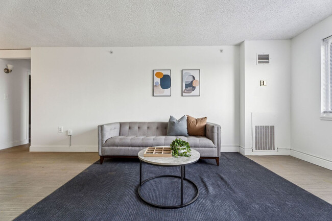 Building Photo - 1711 Bellevue Ave