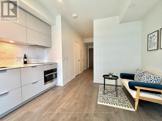 Building Photo - 20 Richardson St