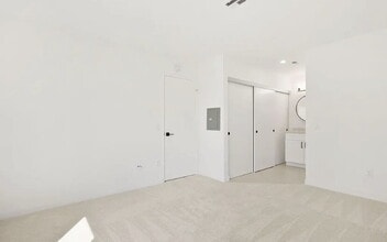 Building Photo - 10668 Dabney Dr