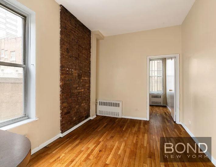 Foto del edificio - 331 E 33rd St