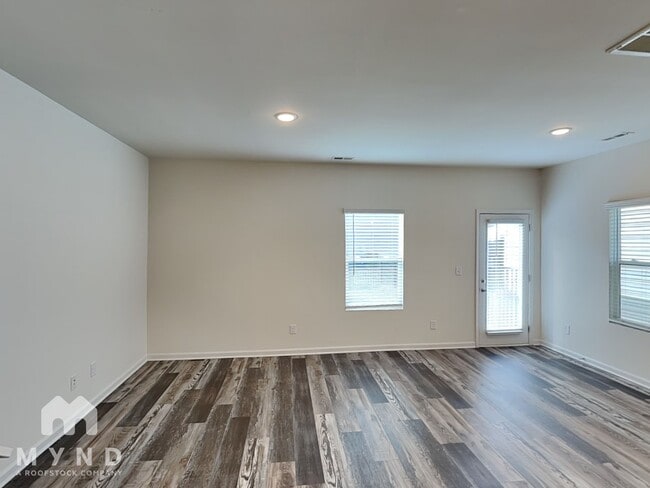 Foto del edificio - 122b Fosters Gln Pl