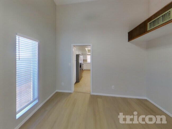 Building Photo - 3629 W Kelton Ln