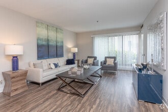 1BR, 1BA - 880 SF - Arrive Alexandria