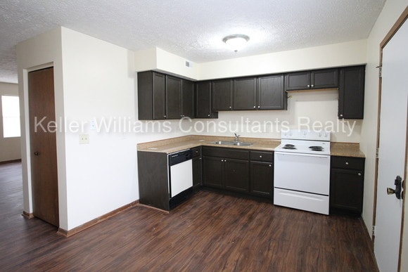 Building Photo - 2596 Sawbury Blvd