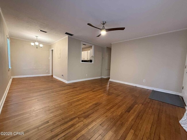 Foto del edificio - 1118 Fairland Ave