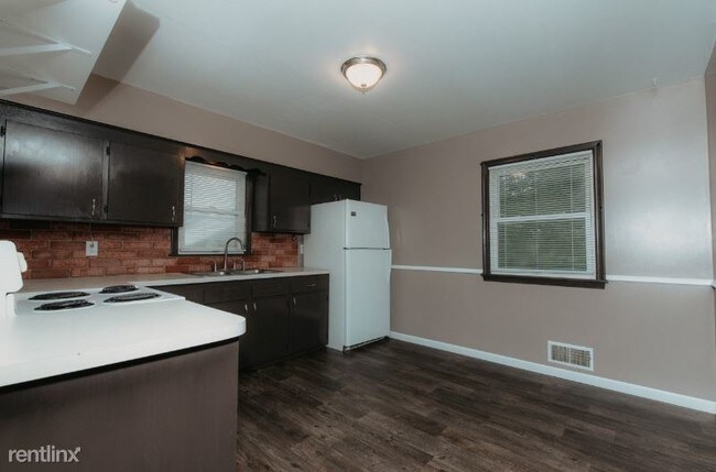 Foto del edificio - 4616 Taylor St NE