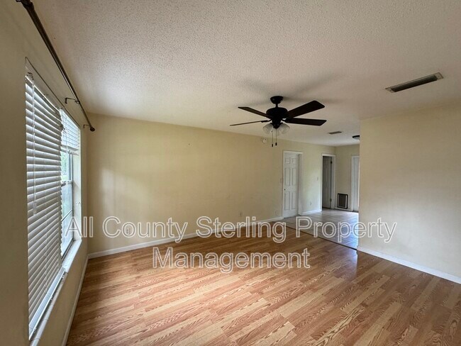 Foto del edificio - 2502 NW 54th Blvd