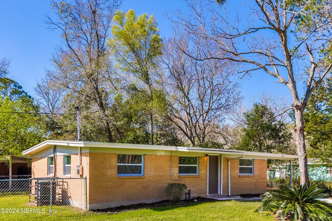 Building Photo - 9246 Spottswood Rd