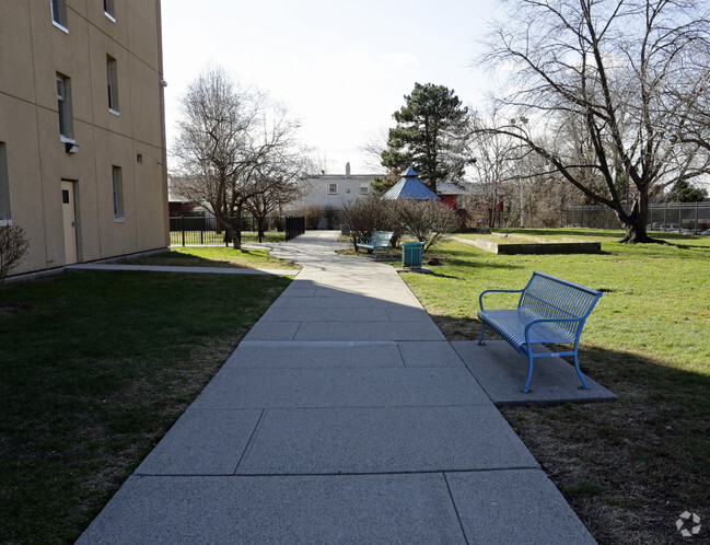 Building Photo - Post Road Gardens