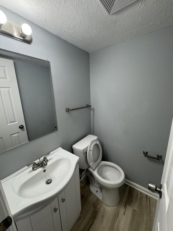 Building Photo - 46 Apple Ln