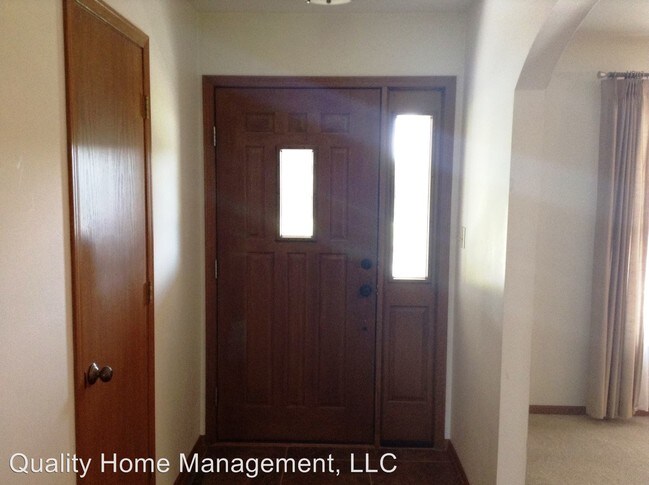 Building Photo - 2708 Meadowlark Dr